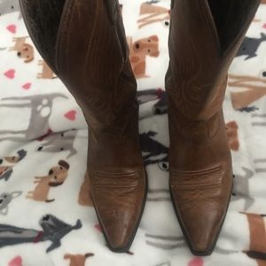 Ariat gently loved womens boot;)